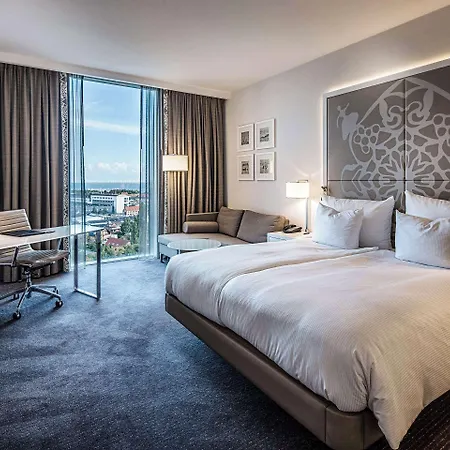 Clarion Copenhagen Airport Hotell 4*